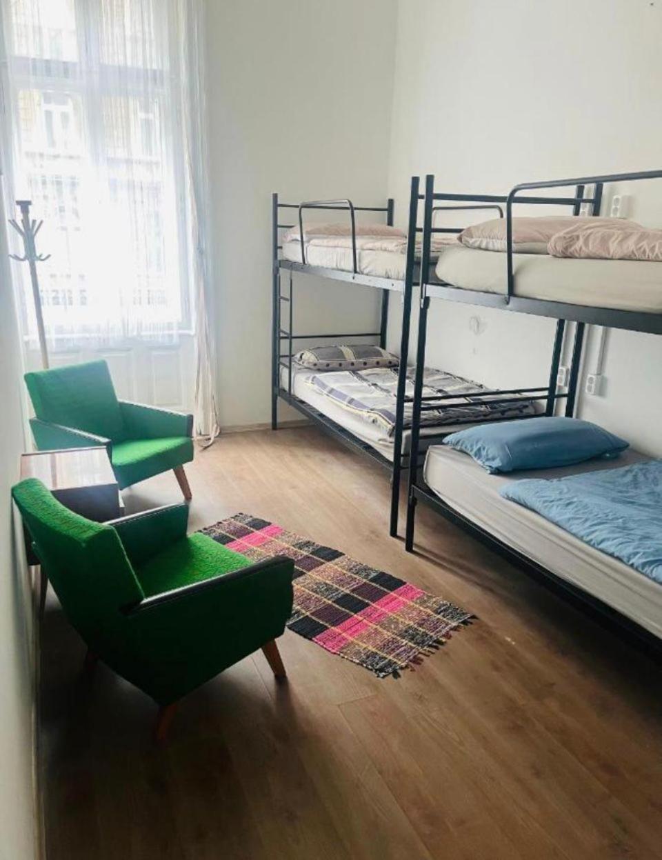 Ejjeli Majom Hostel Будапеща Екстериор снимка